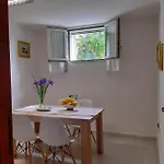 In Con Veranda Privata E Parcheggio Gratuito Dom wakacyjny *
