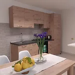 In Con Veranda Privata E Parcheggio Gratuito Dom wakacyjny