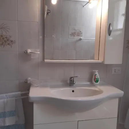 Feriehus In Con Veranda Privata E Parcheggio Gratuito