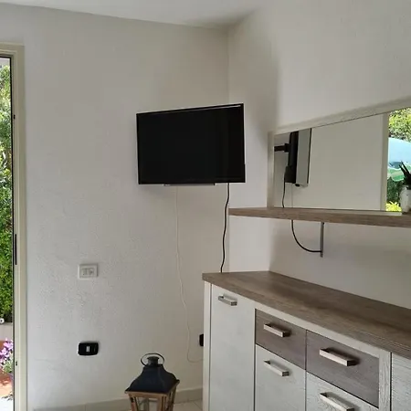 Feriehus In Con Veranda Privata E Parcheggio Gratuito