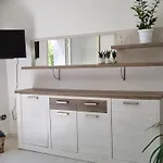 In Con Veranda Privata E Parcheggio Gratuito בית נופש אולביה