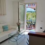 In Con Veranda Privata E Parcheggio Gratuito אולביה