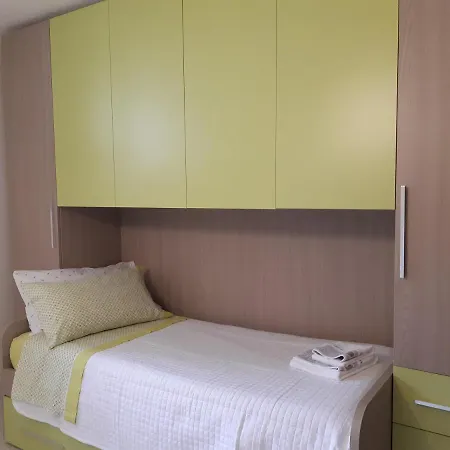 In Con Veranda Privata E Parcheggio Gratuito Holiday home *