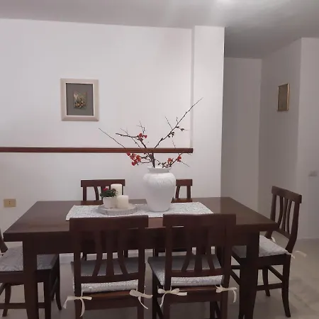 בית נופש In Con Veranda Privata E Parcheggio Gratuito