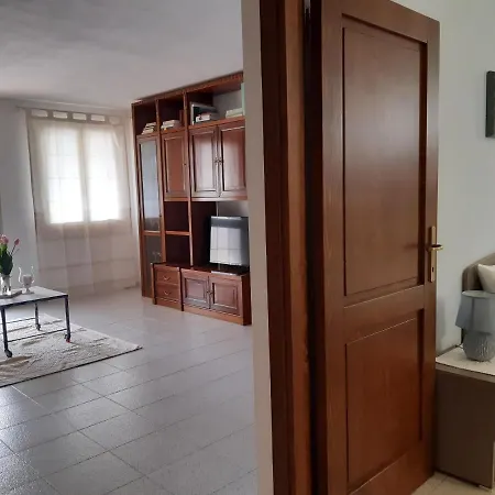 In Con Veranda Privata E Parcheggio Gratuito * אולביה