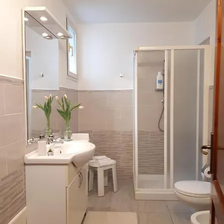 In Con Veranda Privata E Parcheggio Gratuito * أولبيا