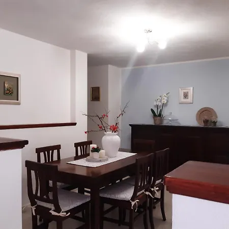 In Con Veranda Privata E Parcheggio Gratuito Ferienhaus *