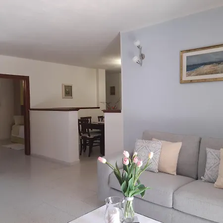 In Con Veranda Privata E Parcheggio Gratuito أولبيا