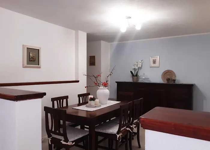 In Con Veranda Privata E Parcheggio Gratuito Semesterbostad *